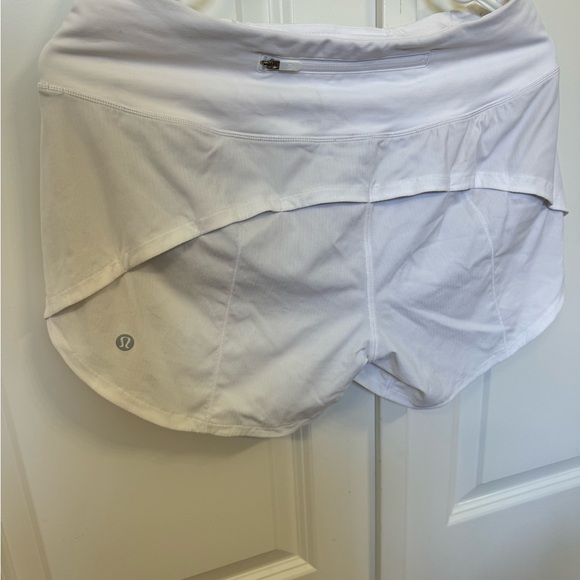 Lululemon Speed Up shorts white size 6 4in inseam - Picture 1 of 2